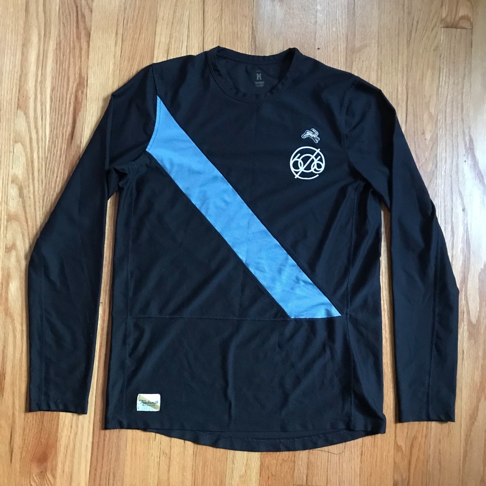 Tracksmith Chicago Van Cortlandt Black Long-Sleeve Mesh Shirt Blue Stripe Medium